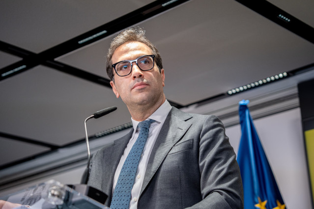 Archivo - El vicepresidente primero del Gobierno y ministro de Economía, Comercio y Empresa, Carlos Cuerpo.