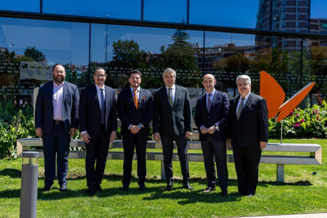 El presidente ejecutivo de Naturgy, Francisco Reynés, se ha reunido en Madrid con el gobernador de Nuevo León, Samuel García
