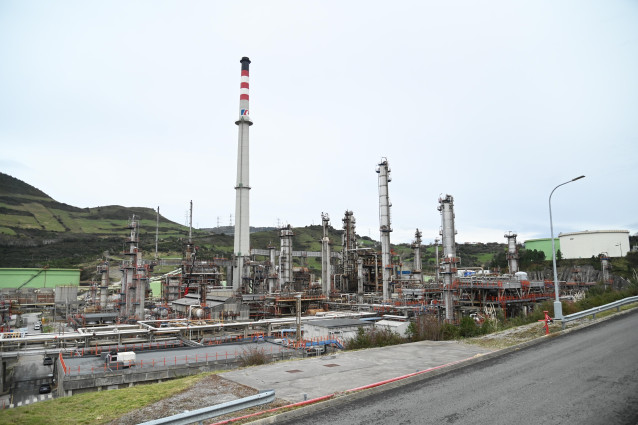 Archivo - Instalaciones de Petronor, en Muskiz, Bizkaia