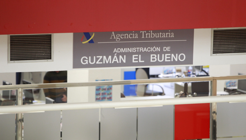 Archivo - Administración de Hacienda de la calle Guzmán El Bueno en Madrid.