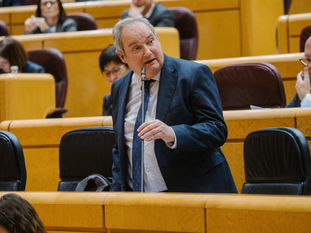 Archivo - El ministro de Industria y Turismo, Jordi Hereu, en el Pleno del Senado.