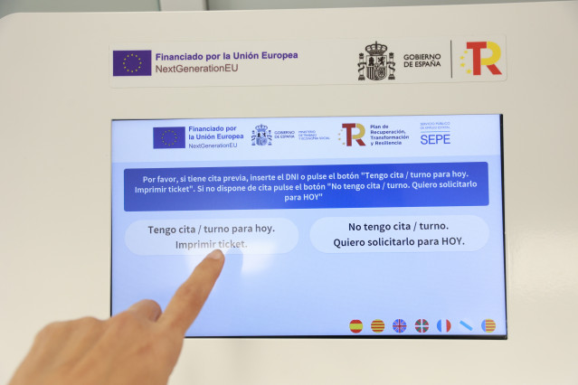 Archivo - Imagen de la oficina de Empleo de la localidad gaditana de Barbate (Cádiz)