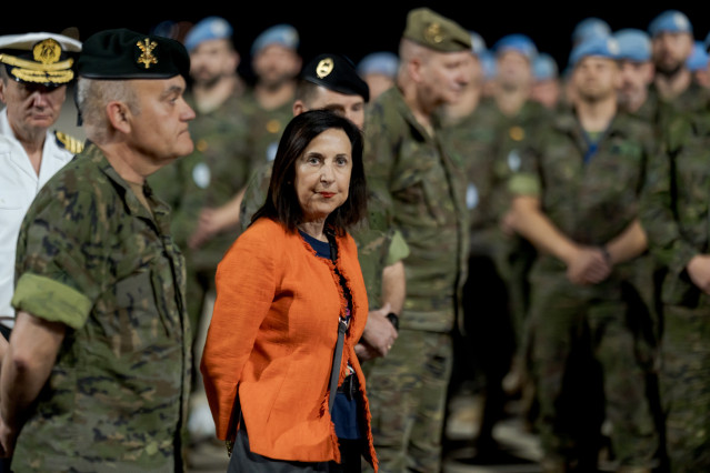La ministra de Defensa, Margarita Robles, recibe al personal desplegado de la Brigada Líbano XLIV en su vuelta al territorio nacional, en la Base Aérea, a 22 de mayo de 2026, en Torrejón de Ardoz, Madrid (España).
