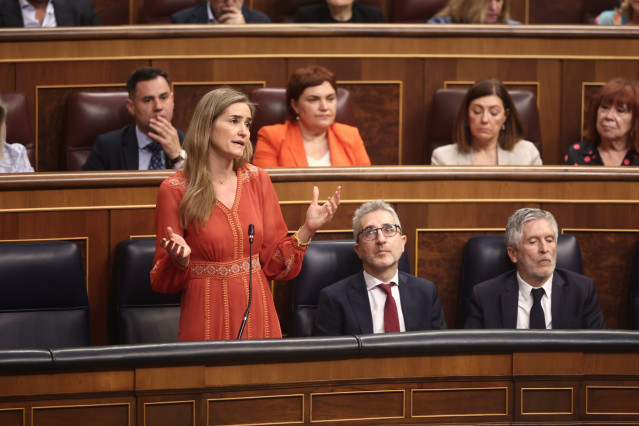 La vicepresidenta tercera y ministra para la Transición Ecológica y Reto Demográfico, Sara Aagesen, interviene durante una sesión plenaria en el Congreso de los Diputados, a 27 de mayo de 2026, en Madrid (España).