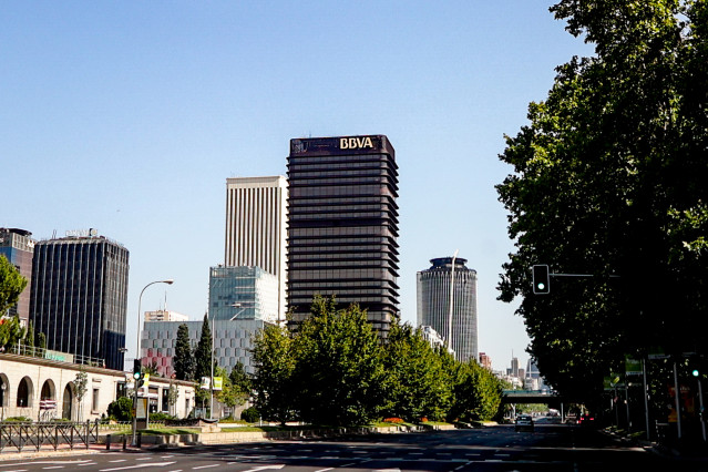 Archivo - Fachada de la torre del banco de Bilbao, a 31 de julio de 2022, en Madrid (España), en el centro financiero. Castellana 81 (anteriormente Torre BBVA o Torre del Banco de Bilbao) es un edificio diseñado por el arquitecto español Sáenz de Oiza.