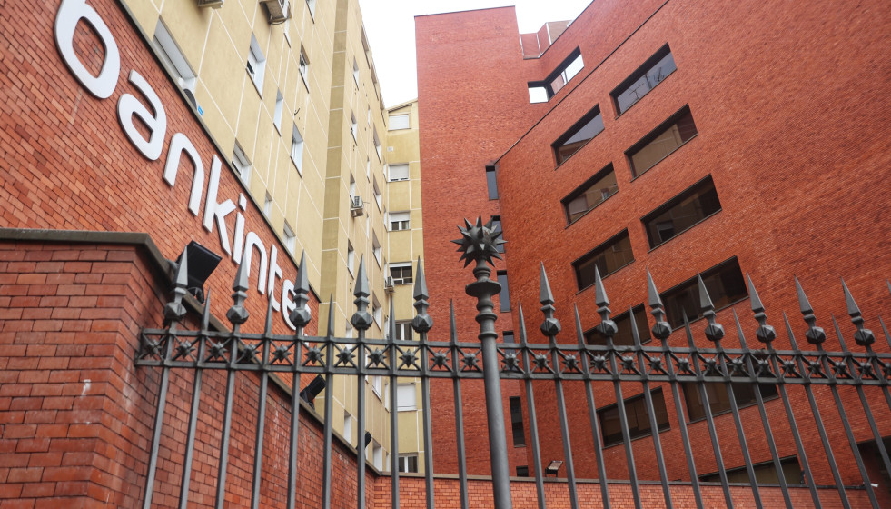 Archivo - Oficinas de Bankinter en Paseo de la Castellana, a 5 de marzo de 2023, en Madrid (España). B