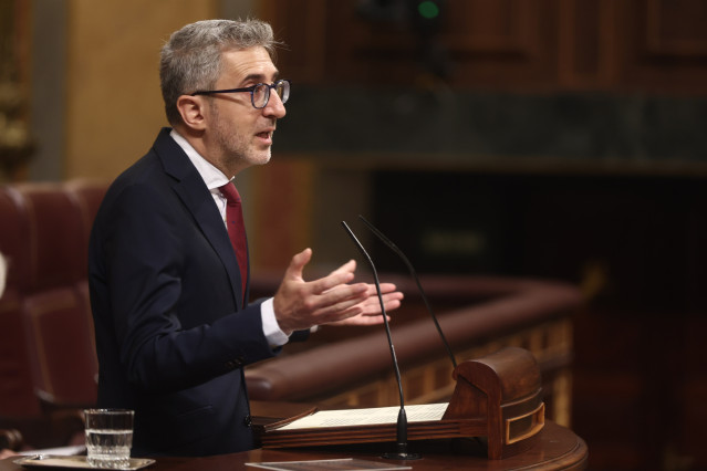 El ministro de Hacienda, Arcadi España, interviene durante una sesión plenaria en el Congreso de los Diputados, a 27 de mayo de 2026, en Madrid (España).