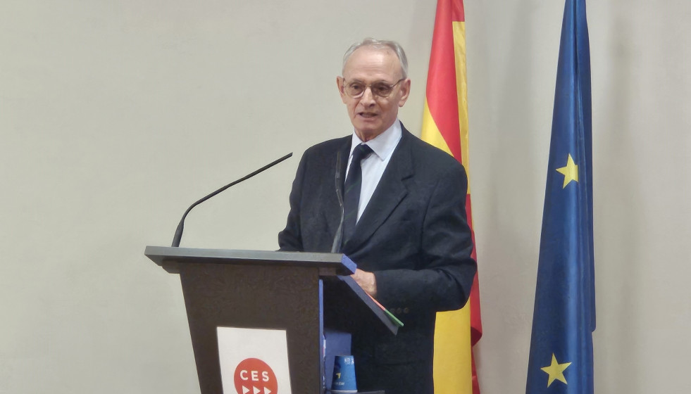 Archivo - El presidente del Consejo Económico y Social (CES), Antón Costas.