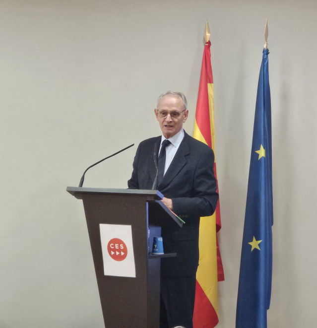 Archivo - El presidente del Consejo Económico y Social (CES), Antón Costas.