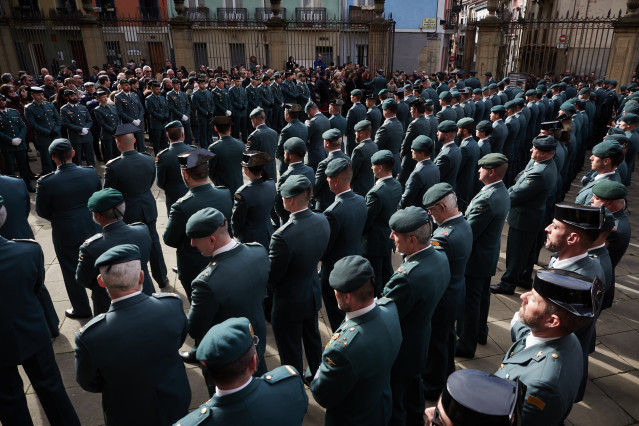Archivo - Decenas de guardias civiles formando durante el funeral de uno de los guardias civiles fallecidos en Barbate tras ser embestidos por una narcolancha, en la Catedral de Pamplona, a 11 de febrero de 2024, en Pamplona, Navarra (España).