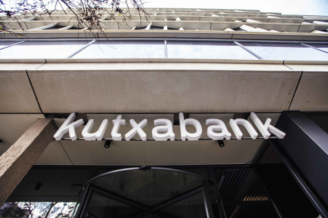 Archivo - Sede de sucursal de Kutxabank