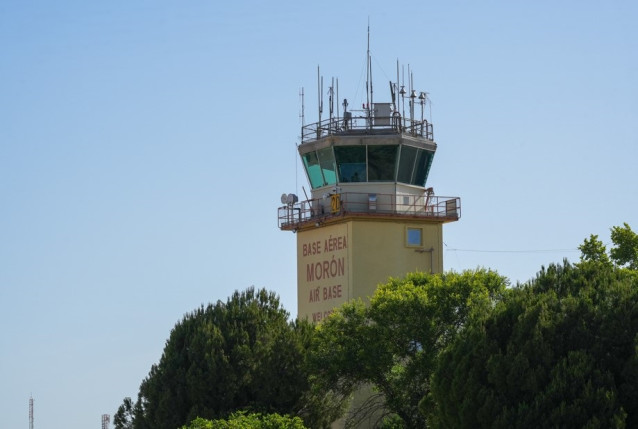 Archivo - Torre de control de la base de Morón (Sevilla)