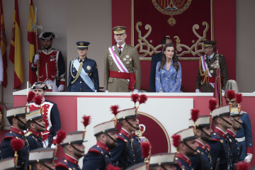 Los Reyes Felipe VI y Letizia y la Princesa Leonor durante el acto central conmemorativo del Día de las Fuerzas Armadas, a 30 de mayo de 2026, en Vigo, Pontevedra, Galicia (España).