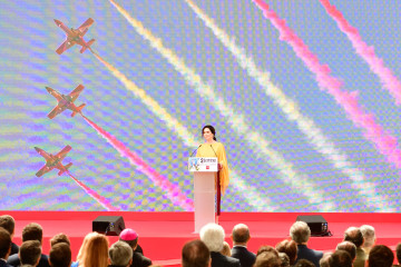 Archivo - La presidenta de la Comunidad de Madrid, Isabel Díaz Ayuso durante la entrega de las Grandes Cruces de la Orden del Dos de Mayo, en la Puerta del Sol de Madrid, a 2 de mayo de 2025, en Madr
