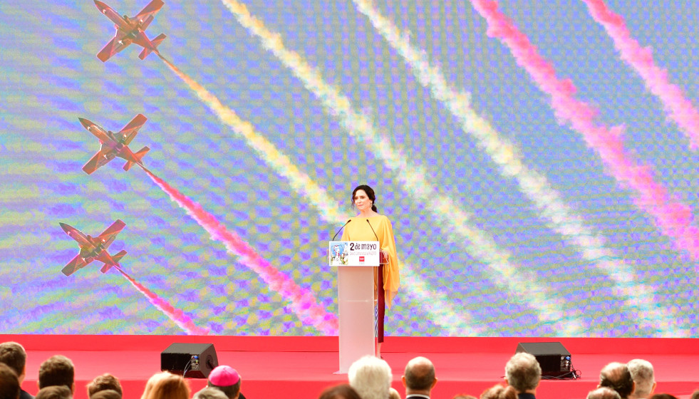 Archivo - La presidenta de la Comunidad de Madrid, Isabel Díaz Ayuso durante la entrega de las Grandes Cruces de la Orden del Dos de Mayo, en la Puerta del Sol de Madrid, a 2 de mayo de 2025, en Madr