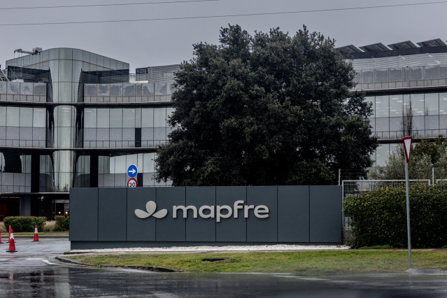 Archivo - Nueva imagen de Mapfre implantada en las fachadas de las oficinas centrales de la aseguradora en Majadahonda, a 29 de enero de 2026, en Majadahonda, Madrid (España).