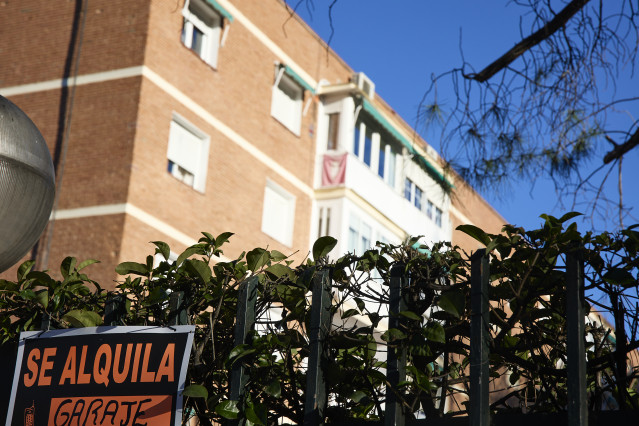 Archivo - El precio del alquiler en España sube un 4% interanual en el mes de mayo, un 0,3% más, según Idealista.