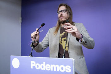 El secretario de Organización y portavoz de Podemos, Pablo Fernández, durante una rueda de prensa en la sede de Podemos, a 18 de mayo de 2026, en Madrid (España). La comparecencia ante los medios d