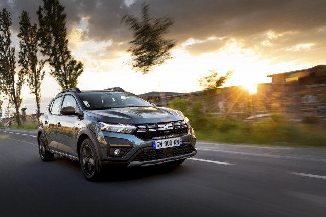 Archivo - Dacia Sandero lidera las ventas en mayo con 3.215 ventas pese a la caída de sus matriculaciones (-21%)