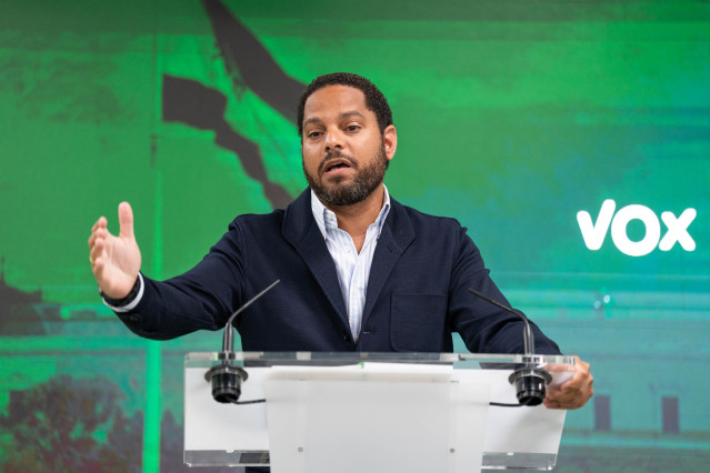 Archivo - El candidato de Vox la Presidencia de Cataluña, Ignacio Garriga, durante una rueda de prensa, en la sede de Vox, a 22 de abril de 2024, en Madrid (España).