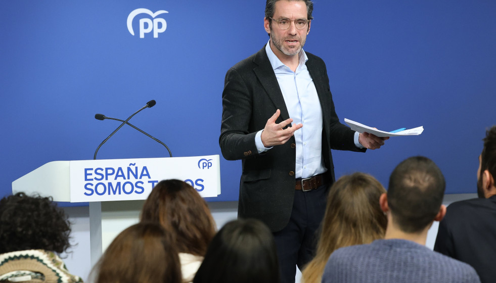 Archivo - El portavoz del PP, Borja Sémper, durante una rueda de prensa posterior al Comité de Dirección del PP, en la sede del partido, a 13 de enero de 2025, en Madrid (España).