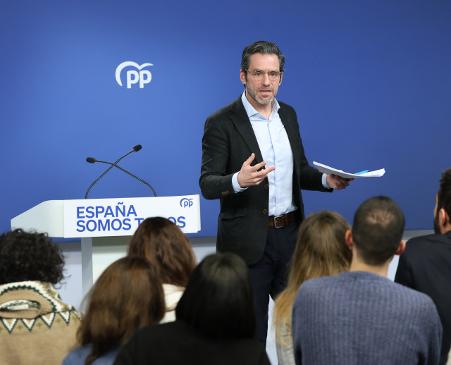 Archivo - El portavoz del PP, Borja Sémper, durante una rueda de prensa posterior al Comité de Dirección del PP, en la sede del partido, a 13 de enero de 2025, en Madrid (España).