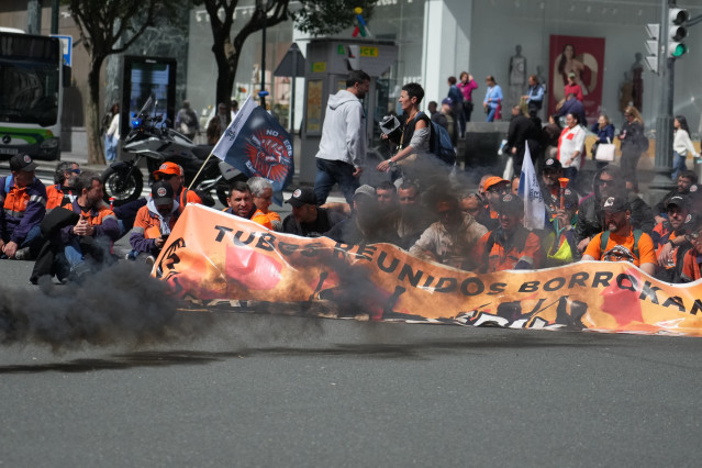 Trabajadores de Tubos Reunidos se concentran, a 5 de mayo de 2026, en Bilbao