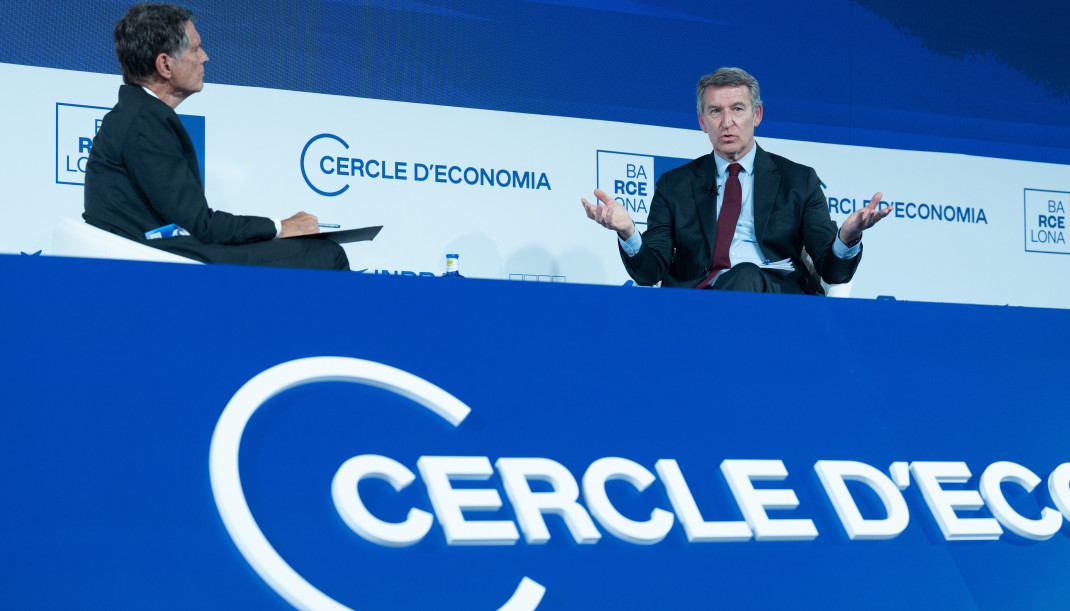 Archivo - El presidente del Cercle d'Economia, Jaume Guardiola, y el presidente del Partido Popular, Alberto Núñez Feijóo, durante a la 40 Reunió Cercle d'Economia, en el Palau de Congresos de Cat