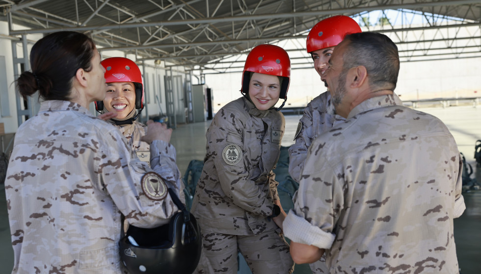 La Princesa Leonor concluye su formación en paracaidismo en la base aérea de Alcantarilla (Murcia)