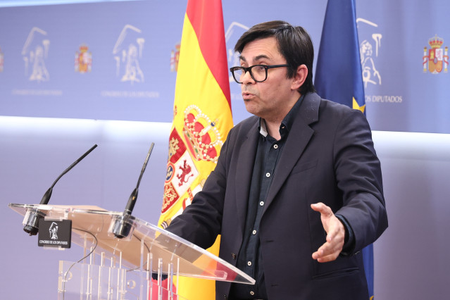 Archivo - El secretario primero del Congreso de los Diputados, Gerardo Pisarello, durante una rueda de prensa en el Congreso de los Diputados, a 21 de abril de 2026, en Madrid (España).