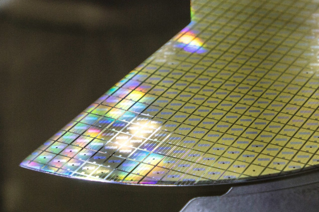 Archivo - Close up view of manufacturing of dies on an 8 inch silicon carbide wafer