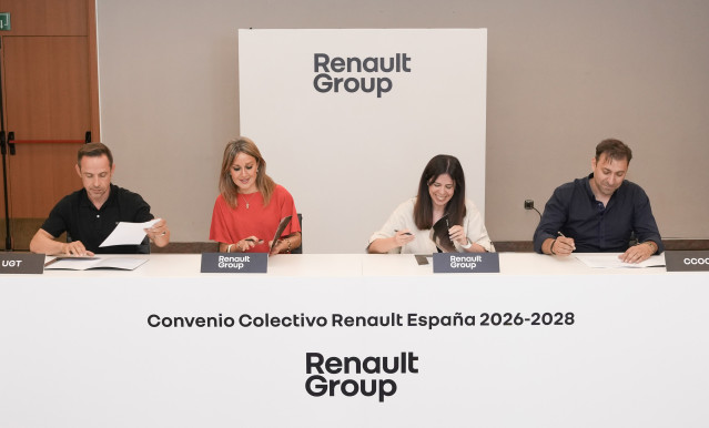 Firma del convenio colectivo en Renault.