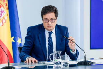 El ministro para la Transformación Digital y de la Función Pública, Óscar López, durante la rueda de prensa posterior al Consejo de Ministros, en el Palacio de la Moncloa, a 26 de mayo de 2026, e