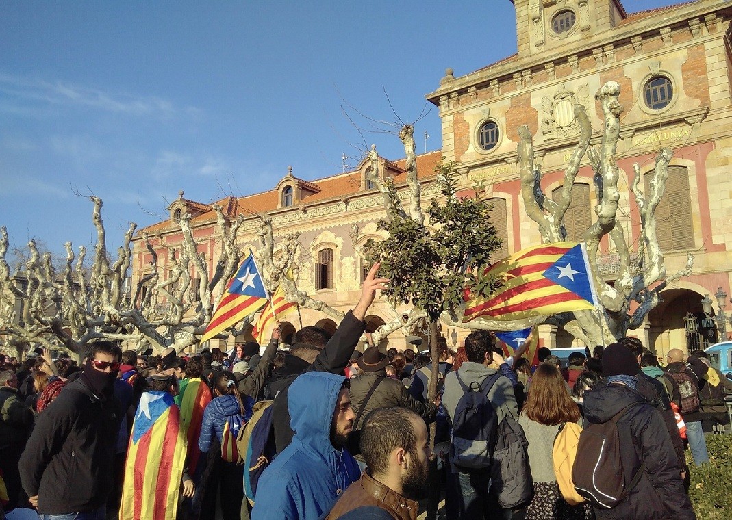 Manifestantes parlament