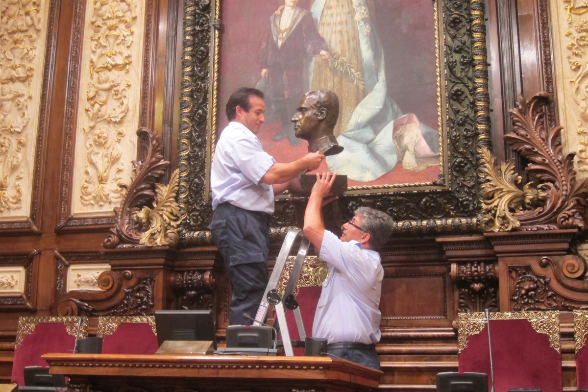 REY JUAN CARLOS EN EL AYUNTAMIENTO DE BARCELONA