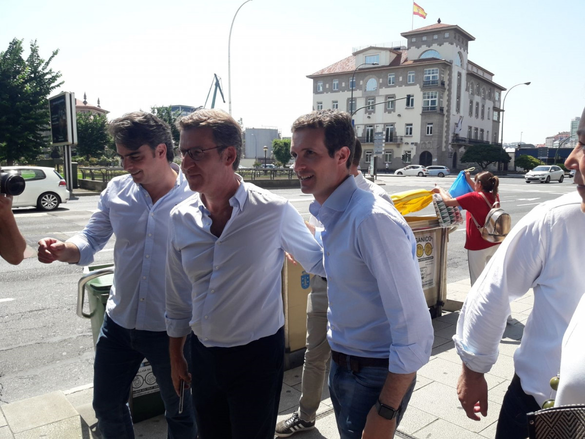 Casado, Feijóo y Diego Calvo, en A Coruña