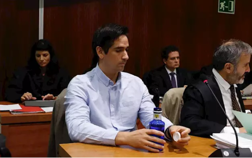 Rodrigo Lanza lava su imagen para asistir al juicio donde es juzgado por el crimen de los tirantes