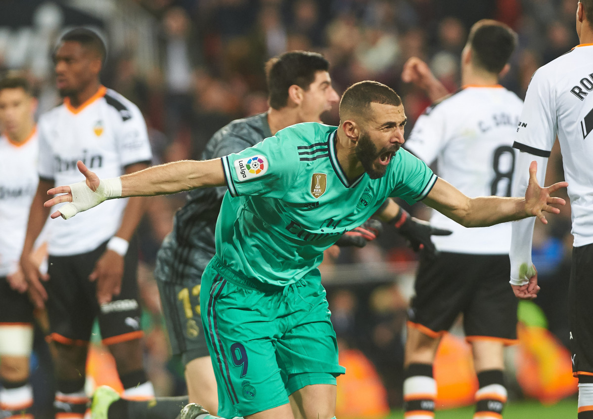 Benzema celebra el gol frente al Valencia