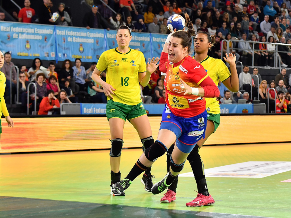 Ainhoa Hernu00e1ndez, jugadora de la selecciu00f3n espau00f1ola femenina de balonmano