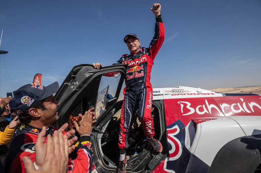 Carlos Sainz gana su tercer Dakar
