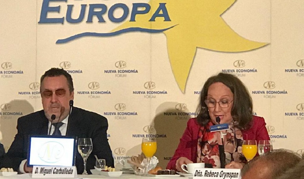 Miguel Carballeda y Rebeca Grynspan en Forum Europa