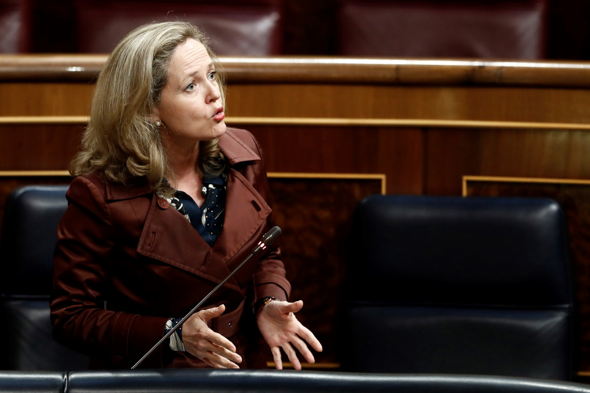 La vicepresidenta de Asuntos Económicos, Nadia Calviño, durante un Pleno del Congreso