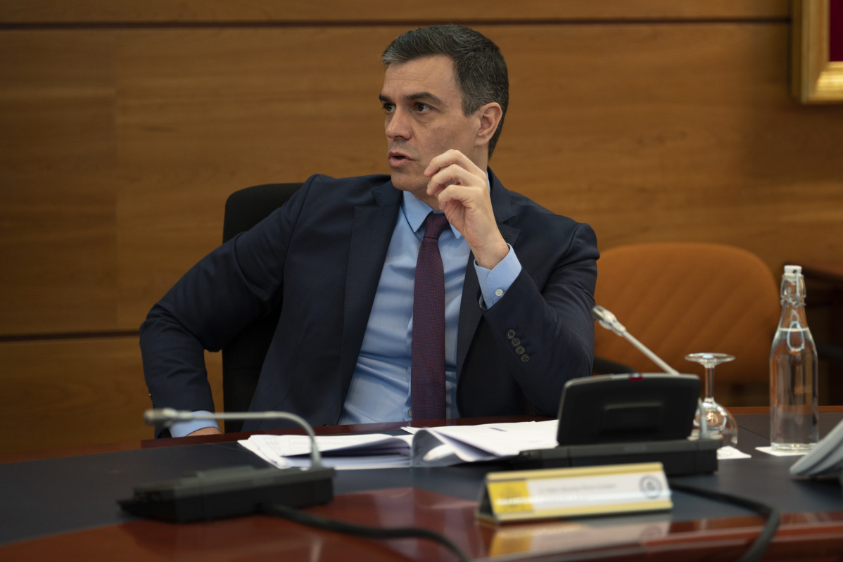 El presidente del Gobierno, Pedro Sánchez, durante la reunión del Consejo de ministros extraordinario, que convalidará la cuarta prórroga del estado de alarma hasta el 23 de mayo, en Madrid (España), a 8 de mayo de 2020.