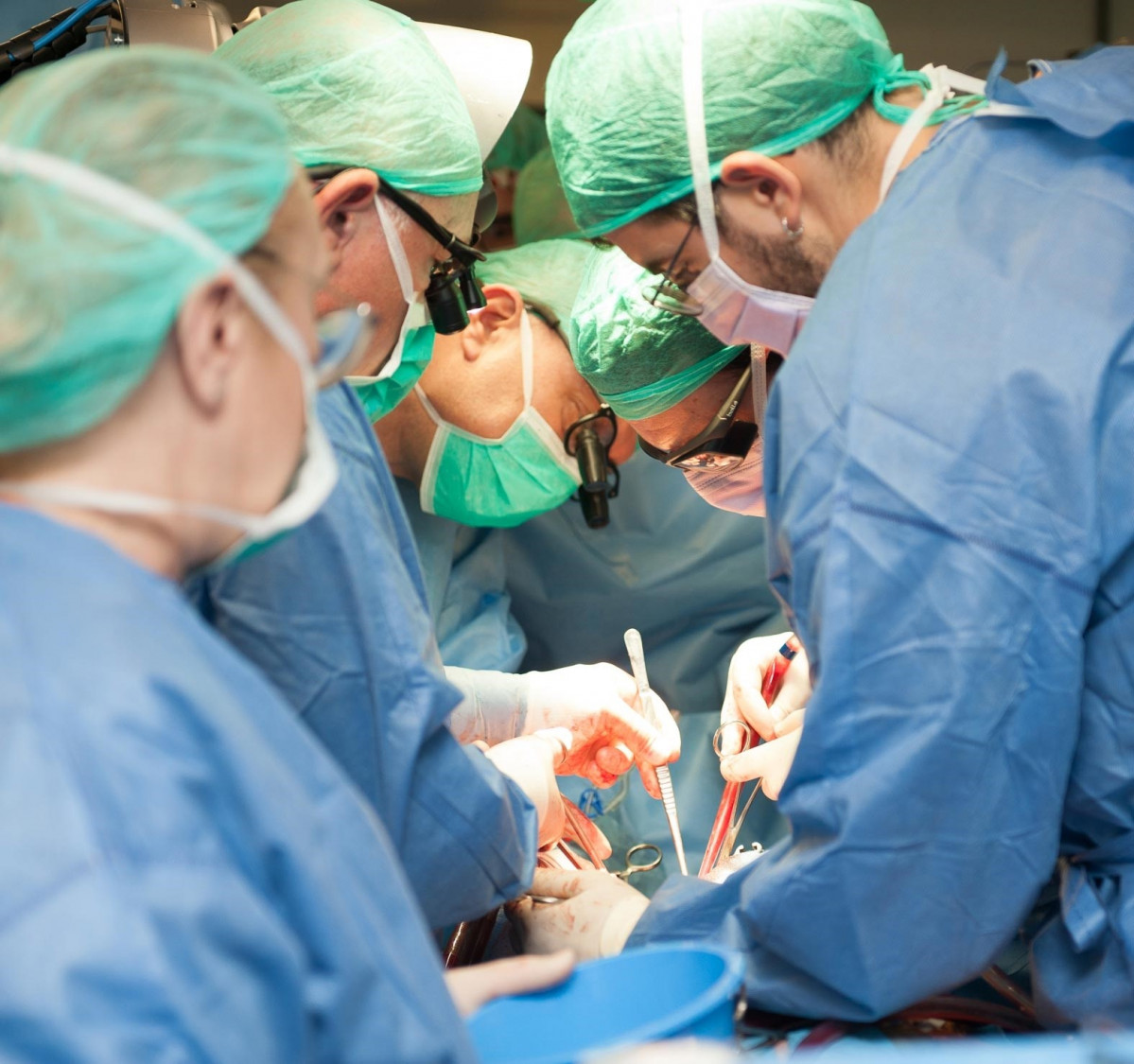 AV.- El Hospital de Bellvitge implanta un corazón artificial total, el segundo con éxito en España