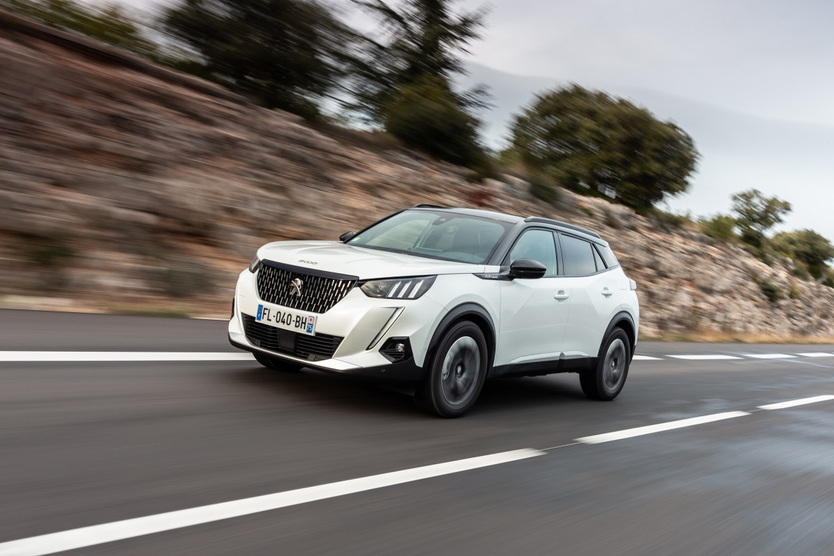 Imagen del nuevo Peugeot 2008 eléctrico, fabricado en Vigo.