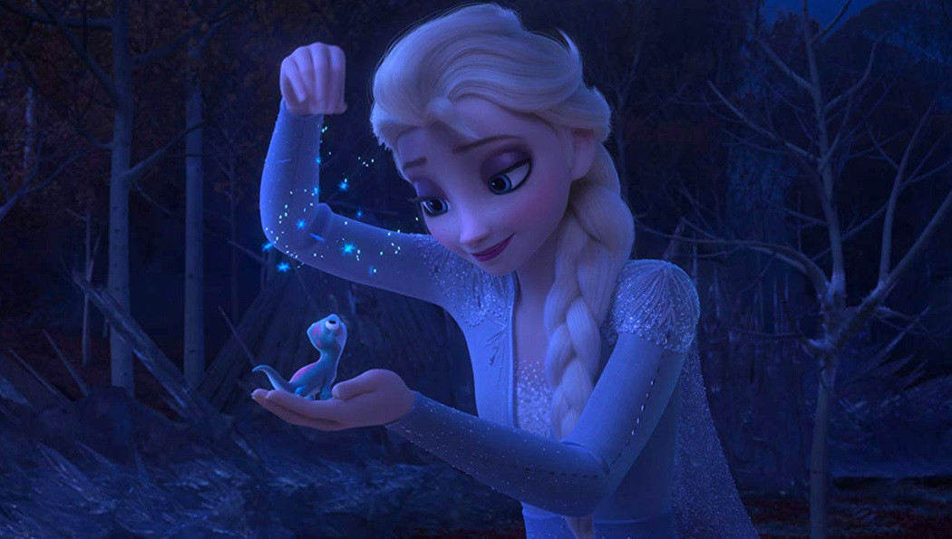 La protagonista de 'Frozen 2', Elsa, en un fotograma de la pel·lícula, disponible en català a Disney+ a partir d'aquest divendres 30 d'octubre del 2020.