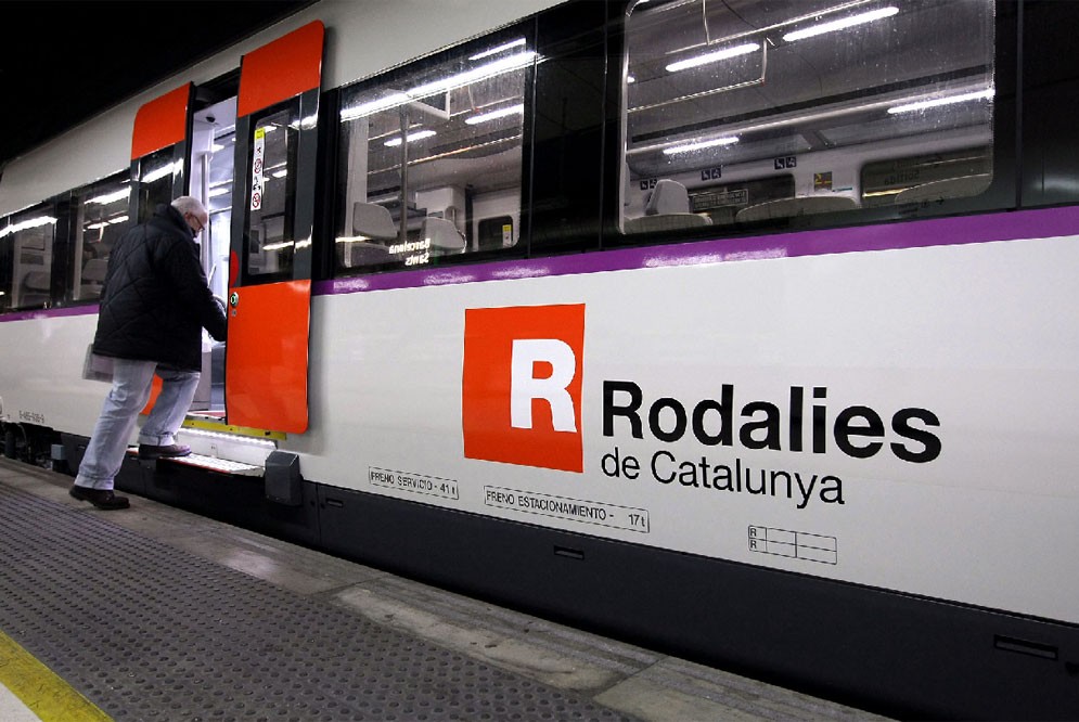 Una avería en el control ferroviario paraliza todas las líneas de Rodalies y Regionales
