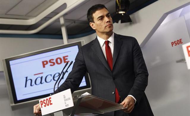 Pedro Sánchez cree "absolutamente increíble e indecente la pelea de poder" entre Mas y Junqueras