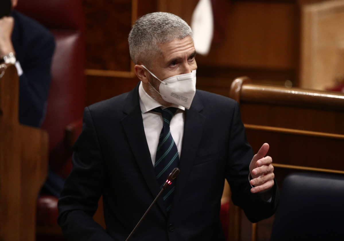 Archivo - El ministro del Interior, Fernando Grande-Marlaska, interviene durante una sesión de Control al Gobierno en el Congreso
