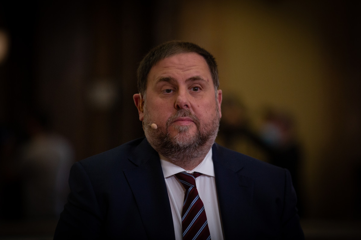El líder de ERC, Oriol Junqueras, durante una entrevista en directo para TV3, antes de celebrarse la investidura de Pere Aragonès. ARCHIVO.